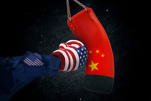 PSD 편집이미지 백그라운드 사람없음 빨간색 파란색 3D소스 3D 미국 중국 권투글러브 펀치 성조기 국기 충돌 오성홍기 디지털합성 무역 긴장 샌드백 관세 편집3D 감정 산업 아시아 컬러 북아메리카 모션 글러브 세금 파일형식