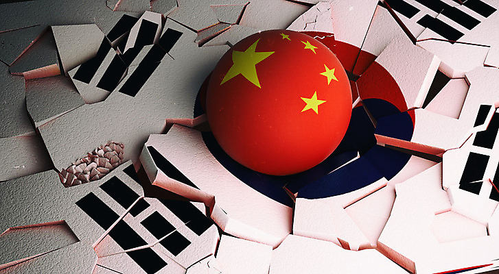 PSD 편집이미지 백그라운드 공 한국 사람없음 3D소스 3D 중국 국기 태극기 충돌 오성홍기 디지털합성 무역 깨짐 산산조각 관세 편집3D 산업 아시아 컨셉 손상 세금 파일형식