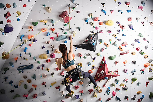 포토 JPG 전신 우먼라이프 여자 밧줄 스포츠 실내 매달리기 한명 안전 사람 20대 성인 뒷모습 레포츠 운동복 운동 헬스장 한국인 도전 잡기 익스트림스포츠 체육관 오르기 암벽등반 로프고리 인공암벽등반 클라이밍 성인여자한명만 국내포토 1 라이프스타일 옷 줄 뷰포인트 모션 레저 건강 동양인 청년 내부 헬스 등산 등반 여자한명만 성인여자만 파일형식