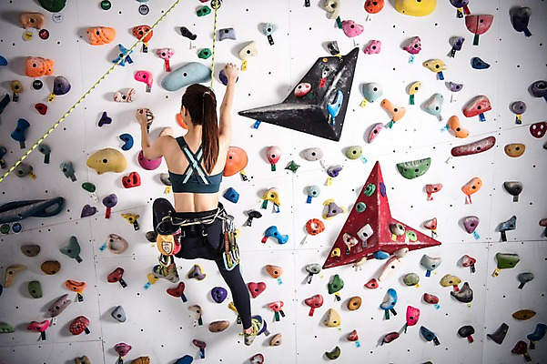 포토 JPG 전신 우먼라이프 여자 밧줄 스포츠 실내 매달리기 한명 안전 사람 20대 성인 뒷모습 레포츠 운동복 운동 헬스장 한국인 도전 잡기 익스트림스포츠 체육관 오르기 암벽등반 안전벨트 인공암벽등반 클라이밍 성인여자한명만 국내포토 1 라이프스타일 옷 줄 뷰포인트 모션 레저 건강 동양인 청년 내부 헬스 등산 등반 여자한명만 성인여자만 파일형식