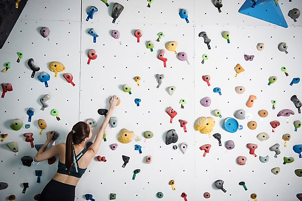 포토 JPG 우먼라이프 여자 스포츠 실내 매달리기 한명 안전 사람 상반신 20대 성인 뒷모습 레포츠 운동복 운동 헬스장 한국인 도전 잡기 익스트림스포츠 체육관 오르기 암벽등반 인공암벽등반 클라이밍 성인여자한명만 국내포토 1 라이프스타일 옷 뷰포인트 모션 레저 건강 동양인 청년 내부 헬스 등산 등반 여자한명만 성인여자만 파일형식