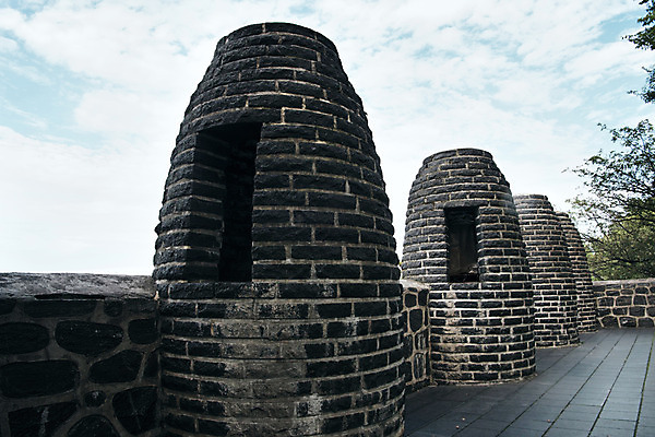 포토 JPG 주간 하늘 서울 풍경 사람없음 야외 남산 국내여행 돌담길 봉수대 성곽길 국내포토 자연요소 길 여행 한국 돌담 랜드마크 파일형식