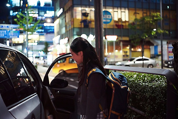 포토 JPG 여학생 여자 교복 자동차 중학생 청소년 피곤 한명 사람 상반신 야외 옆모습 10대 십대라이프스타일 한국인 인사 승차 야간 여중생 학원 힘듦 십대여자한명만 방과후 국내포토 자연요소 1 학생 라이프스타일 옷 교육 육상교통 뷰포인트 컨셉 모션 동양인 예절 여자한명만 십대여자만 파일형식