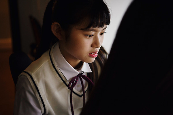 포토 JPG 학생 응시 여학생 여자 교복 중학생 청소년 실내 한명 사람 근접촬영 상반신 옆모습 10대 빛 십대라이프스타일 시험 한국인 독서실 청소년교육 여중생 과제 시험공부 자습 십대여자한명만 자기주도학습 국내포토 1 라이프스타일 시선 옷 교육 뷰포인트 동양인 내부 학습 여자한명만 십대여자만 파일형식