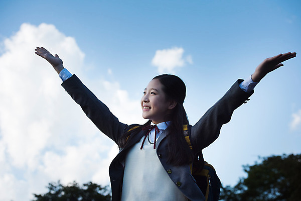 포토 JPG 주간 구름 학생 공원 여학생 여자 중학생 청소년 하늘 팔벌리기 한명 미소 사람 손짓 상반신 야외 옆모습 10대 십대라이프스타일 한국인 여중생 십대여자한명만 국내포토 자연요소 1 라이프스타일 공공시설 뷰포인트 모션 표정 동양인 여자한명만 십대여자만 파일형식