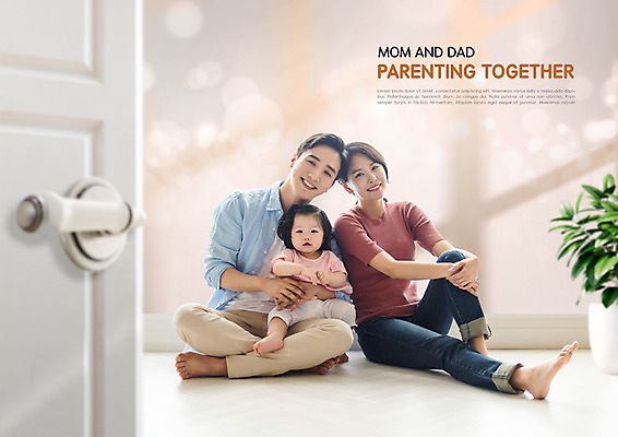 전신 PSD 편집이미지 여자 남자 딸 행복 가족 엄마 미소 사람 앉기 성인 앞모습 세명 30대 문 봄 한국인 육아 아기 아빠 육아라이프 이미지편집 라이프스타일 계절 감정 뷰포인트 관계 모션 표정 동양인 장년 파일형식