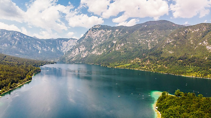 포토 JPG 주간 구름 해외풍경 호수 바다 섬 유럽풍경 자연 하늘 산 풍경 해변 사람없음 야외 휴양지 항공촬영 슬로베니아 보힌즈 국내포토 자연요소 해외 유럽 뷰포인트 장소 생태계 파일형식