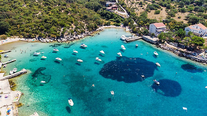 포토 JPG 주간 해외풍경 바다 요트 유럽풍경 자연 주택 풍경 해변 사람없음 야외 건물 마을 항구 수상스포츠 투명 정박 크로아티아 항공촬영 파그섬 국내포토 자연요소 해외 건축물 유럽 스포츠 뷰포인트 섬 배_교통 교통시설 생태계 파일형식