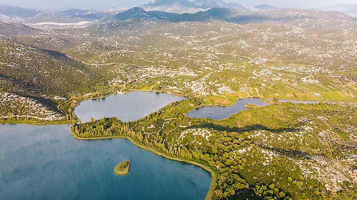 포토 JPG 주간 해외풍경 유럽풍경 자연 산 사람없음 야외 강 역사 언덕 크로아티아 항공촬영 보스니아 평야 플로체 국내포토 자연요소 해외 유럽 뷰포인트 풍경 생태계 파일형식