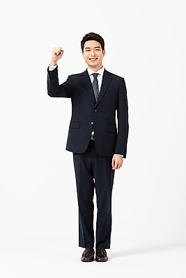 포토 JPG 스튜디오촬영 전신 응시 남자 비즈니스 실내 한명 미소 사람 정장 20대 청년 앞모습 손들기 파이팅 한국인 비즈니스맨 흰배경 성인남자한명만 국내포토 1 시선 옷 뷰포인트 백그라운드 모션 표정 동양인 성인 내부 흰색 직장인 남자한명만 성인남자만 파일형식