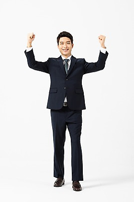포토 JPG 스튜디오촬영 전신 남자 비즈니스 실내 한명 미소 사람 정장 20대 청년 앞모습 손들기 파이팅 한국인 비즈니스맨 흰배경 성인남자한명만 국내포토 1 옷 뷰포인트 백그라운드 모션 표정 동양인 성인 내부 흰색 직장인 남자한명만 성인남자만 파일형식 직업 컬러 인종 남자만 성인만