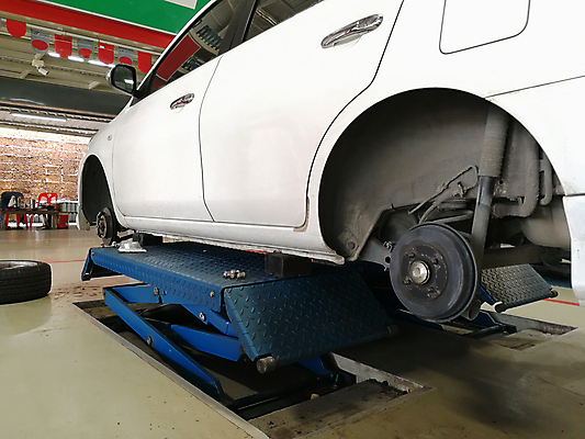 포토 JPG 해외이미지 산업 백그라운드 겨울 패턴 일러스트 교통시설 자동차 새로움 안전 사람없음 옆모습 세트 쌓기 상점 검은색 장비 바퀴 원형 변화 묘사 창고 서비스 질감 타이어 밟기 고무 유지 자동 차고 많음 해외포토 도형 계절 육상교통 뷰포인트 컬러 교통 컨셉 무늬 모션 시설 파일형식 이미지허브