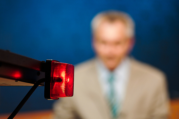 포토 JPG 해외이미지 여자 포즈 통신 정장 사람없음 빛 세트 카메라 모니터 텔레비전 기자 뉴스 연결 마이크 면접 상업 방송 리포터 기어 동영상 설정 격파 생존 해외포토 직업 옷 음향기기 비즈니스 모션 사람 전자제품 컴퓨터 파일형식 이미지허브