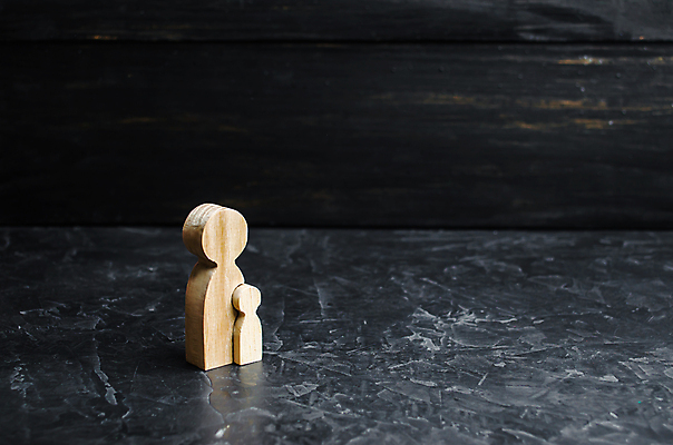 포토 JPG 해외이미지 백인 라이프스타일 옷 여자 교육 딸 행복 감정 어린이 컨셉 가족 포옹 엄마 거리 주택 건강 사랑 사람 성인 사람없음 야외 슬픔 성장 인사 잡기 업무 우아함 군용 돌봄 해외포토 서양인 관계 안기 모션 군대 건물 생활 예절 작업 파일형식 이미지허브