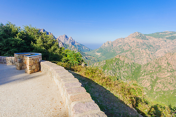 포토 JPG 해외이미지 나무 유럽 도로 섬 여행 자연 산 풍경 사람없음 야외 골짜기 계곡 프랑스 지중해 암초 프랑스어 울퉁불퉁 지질학 코르시카 해외포토 식물 문자 교육 나라 길 바다 교통시설 생태계 파일형식 이미지허브