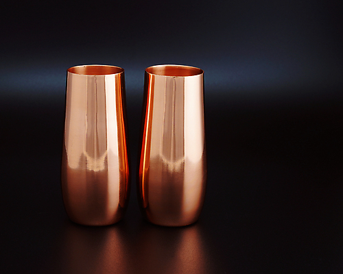 포토 JPG 해외이미지 백그라운드 2 와인잔 주택 사람없음 컵 빛 컬러풀 반사 금속 와인 검은색 마시기 쌍 황금 고급 냄비 부드러움 고립 고체 해외포토 식기 컬러 컨셉 술잔 모션 재질 주류 건물 감각 솥 파일형식 이미지허브