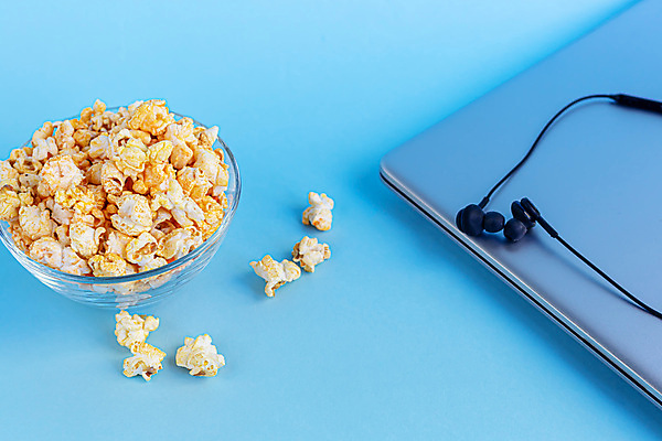 포토 JPG 해외이미지 응시 종이 안경 커피 음료 음식 재료 가족 휴식 주택 패스트푸드 따뜻함 옥수수 사람없음 친구 노트북 빛 상자 노란색 3D 헤드폰 어둠 튀김 사발 바이러스 클래식 달콤 쓰레기 리모컨 저녁 낟알 영화관 레모네이드 양동이 필름 팝콘 패키지 파열 생태학 짠맛 해외포토 시선 잡화 교육 컬러 음향기기 컨셉 관계 곡류 건물 전자제품 사기그릇 맛 인스턴트 야간 극장 디지털합성 에이드 파일형식 이미지허브