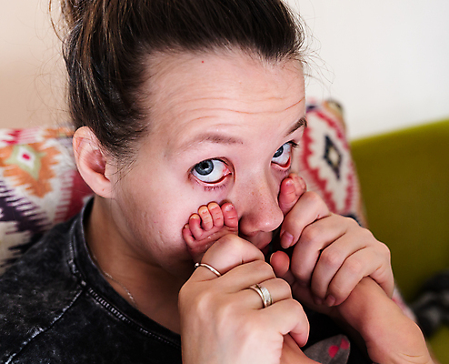 포토 JPG 해외이미지 여자 딸 아들 얼굴 어린이 2 가족 엄마 주택 함께함 피곤 사랑 한명 사람 소년 침묵 고통 육아 슬픔 표현 아기 신생아 잡기 좌절 작음 눈물 돌봄 천진난만 해외포토 1 남자 감정 컨셉 관계 모션 건물 신체부위 소리 크기 파일형식 이미지허브