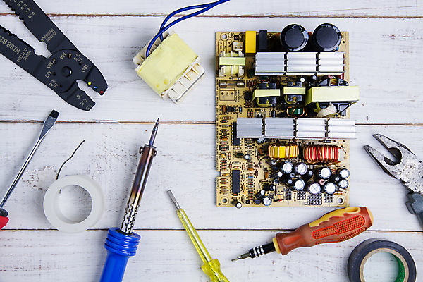 포토 JPG 해외이미지 직업 손 사람없음 디지털 장비 기구 공구 업무 뜨거움 작업실 기술자 엔지니어 수리 연결 철 서비스 순환 반도체 전자 철사 통조림 공학 유지 반항 하드웨어 해외포토 교육 모션 신체부위 컴퓨터 도구 작업 파일형식 이미지허브