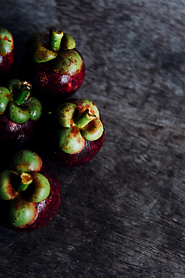 포토 JPG 해외이미지 회색배경 실내 사람없음 여러개 열대과일 망고스틴 카피스페이스 해외포토 다수 백그라운드 과일 내부 공백 회색 파일형식 이미지허브