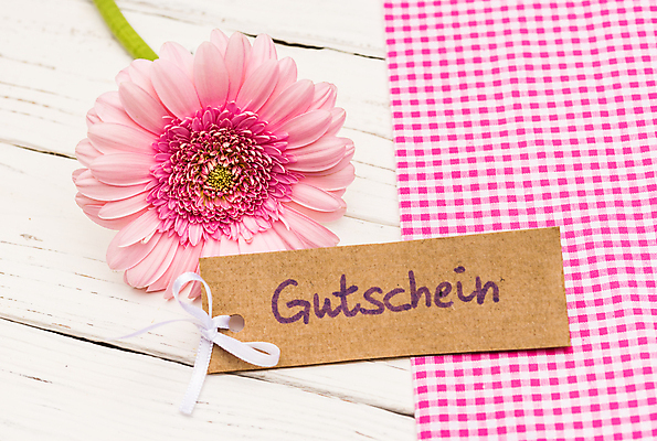 포토 JPG 해외이미지 기념일 꽃 백그라운드 텍스트 엄마 발렌타인데이 선물 사람없음 단어 라벨 봄 벚꽃 흰색 신용카드 생일 상품권 쿠폰 데이지 거베라 해외포토 식물 문자 계절 컬러 가족 데이이벤트 프레임 이벤트 금융 파일형식 이미지허브