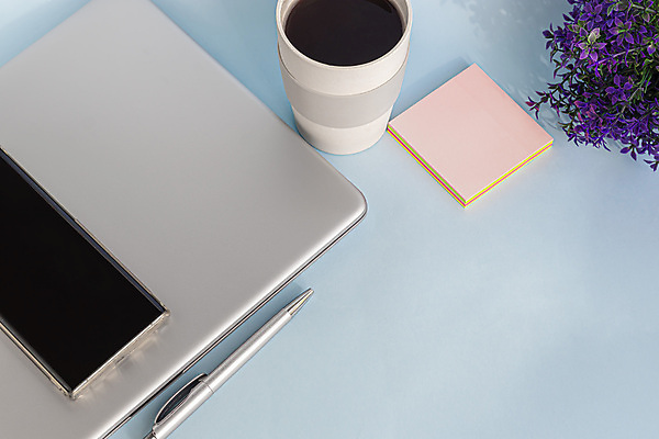 포토 JPG 해외이미지 직업 학생 교육 학교 거리 주택 관리 말하기 대화 가면 사람없음 치료 노트북 스마트폰 핸드폰 컴퓨터 사무실 헤드폰 금지 최고 업무 메시지 바이러스 보호 질병 위험 강의 감염 초대 부름 멀리 온라인 박테리아 인구 해외포토 음향기기 컨셉 비즈니스 의학 모션 건물 전자제품 스마트기기 작업 파일형식 이미지허브