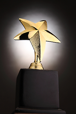 포토 JPG 해외이미지 1 별 스포츠 컨셉 성공 아이디어 사람없음 컵 빛 경쟁 축하 잡기 우승 아래 트로피 각도 노력 팔 승자 챔피언 필승 해외포토 자연요소 식기 모션 신체부위 최고 방향 상_우승 위치 파일형식 이미지허브