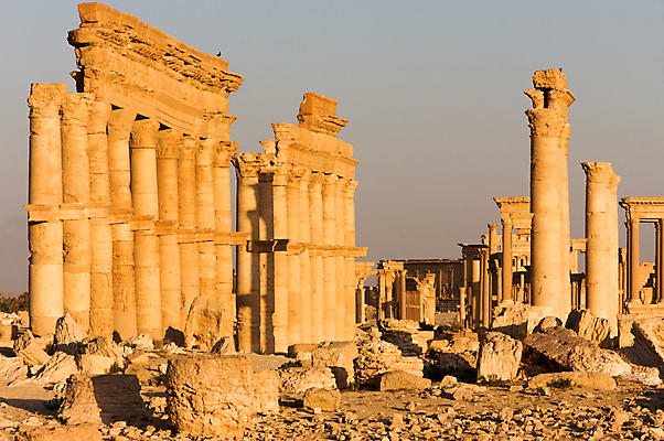 포토 JPG 해외이미지 문화 사람없음 태양 여행객 일몰 도시 성 무역 폐허 전쟁 기념물 그리스인 고고학 로마인 시리아 오아시스 제국 해외포토 자연요소 서양인 건축물 교육 산업 중동 사람 인종 노을 파일형식 이미지허브