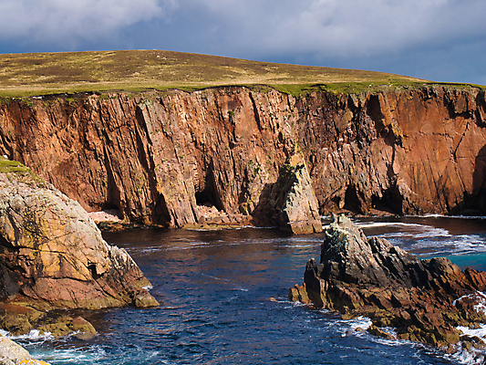 포토 JPG 해외이미지 바다 여행 자연 하늘 휴가 풍경 사람없음 야외 물 여름 파란색 절벽 바위 스코틀랜드 해외포토 자연요소 계절 컬러 영국 돌_바위 생태계 파일형식 이미지허브