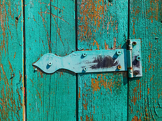 포토 JPG 해외이미지 디자인 날씨 바닥 오리 자물쇠 그림자 사람없음 야외 목재 장식 가로 울타리 문 금속 검은색 어둠 회색 시골 거친 그리기 닫기 낟알 철 부식 시골집 대문 심플 볼트 헛간 창백 외양간 구식 옛날 직진 평야 해외포토 나무 컬러 재료 모션 자연 재질 조류 주택 담장 공구 저장고 파일형식 이미지허브