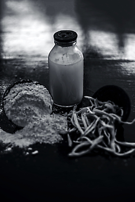 포토 JPG 해외이미지 여자 건강 사람없음 치료 초록색 약 흰색 사발 약초 가루 인도인 허브 유기농 뿌리 거미 점토 시스템 고립 에이즈 치유 카운트 해외포토 외국인 식물 웰빙 컬러 곤충 의학 사람 동양인 풀_식물 사기그릇 질병 파일형식 이미지허브