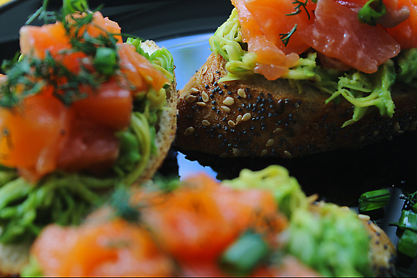 포토 JPG 해외이미지 접시 음식 빵 조각 다이어트 재료 탁자 치즈 샌드위치 건강 어류 스테이크 요리 사람없음 빨간색 초록색 주방 식당 검은색 저녁식사 샐러드 신선 아침식사 바게트 굽기 허브 해산물 유기농 연어 아보카도 프랑스어 점심식사 루꼴라 브루스케타 캐비아 핸드메이드 해외포토 식물 문자 식기 웰빙 컬러 가구 채소 과일 식재료 유제품 서양음식 상점 식사 수중동물 구이 파일형식 이미지허브