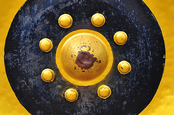 포토 JPG 해외이미지 접시 디자인 외관 벽 백그라운드 패턴 태국 벽지 표면 추상 바닥 동양인 풍경 사람없음 야외 장식 컬러풀 노란색 검은색 골동품 점 사찰 원형 큼 질감 복고 내추럴 놋쇠 이국적 해외포토 도형 식기 아시아 컬러 무늬 종교건축 인종 크기 파일형식 이미지허브