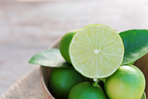 포토 JPG 해외이미지 접시 음료 음식 조각 백그라운드 잎 과일 재료 자연 탁자 귤 건강 사람없음 목재 초록색 주방 침묵 껍질 시골 신선 그룹 사발 정상 자르기 레몬 유기농 날것 슬라이스 라임 내추럴 숙성 이국적 해외포토 나무 식물 식기 웰빙 컬러 가구 모션 소리 사기그릇 생태계 파일형식 이미지허브