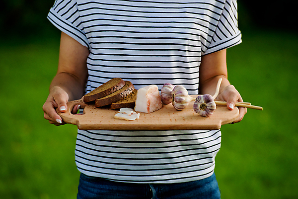 포토 JPG 해외이미지 전통 음식 빵 조각 백그라운드 다이어트 재료 자연 건강 마늘 요리 사람없음 목재 초록색 여름 검은색 흰색 신선 선택 맛 아침식사 상품 자르기 먹기 상쾌 날것 핸드메이드 해외포토 나무 계절 감정 컬러 컨셉 채소 모션 식사 생태계 파일형식 이미지허브