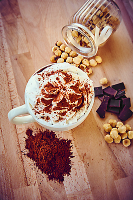 포토 JPG 해외이미지 커피 음료 음식 백그라운드 겨울 탁자 휴가 휴식 콩 따뜻함 사람없음 목재 컵 갈색 초콜릿 검은색 카페 머그컵 견과류 수확 가을 흰색 시골 뜨거움 막대기 달콤 아침식사 가루 아로마 카푸치노 코코아 시나몬 해외포토 나무 식기 계절 컬러 가구 컨셉 농업 재료 디저트 곡류 상점 식사 맛 파일형식 이미지허브
