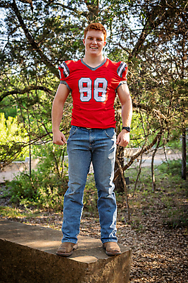 포토 JPG 해외이미지 남자 행복 여유 포즈 졸업 학교 성공 기념 한명 소년 10대 빨간색 파란색 축구 끝 주근깨 저지 플레이어 해외포토 1 교육 감정 어린이 컬러 컨셉 청소년 사람 구기 점 파일형식 이미지허브