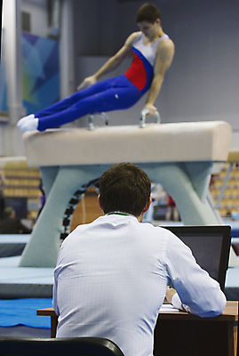 포토 JPG 해외이미지 백인 남자 유럽 스포츠 백그라운드 신체 근육 바닥 건강 이벤트 소년 성인 사람없음 파란색 운동 숫자 힘 경쟁 경기장 공연 반지 바 집중 체조선수 쇼 체조 법관 대회 운동가 챔피언 해외포토 서양인 문자 나라 어린이 컬러 컨셉 장신구 스포츠시설 운동선수 사람 법률가 파일형식 이미지허브