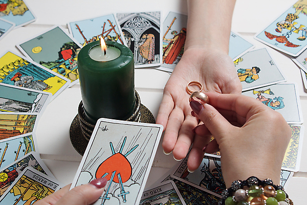 포토 JPG 해외이미지 종교 결혼식 불 미래 불꽃 취미 사람없음 독서 어둠 할로윈 수확 마법사 마술사 운명 최고 신용카드 행운 의식 재산 중앙 예측 신비 크리스탈 점성술 공상 문제 마법 나쁜 예언자 집시 초능력 해외포토 자연요소 결혼 컨셉 농업 금융 마술 광석 파일형식 이미지허브