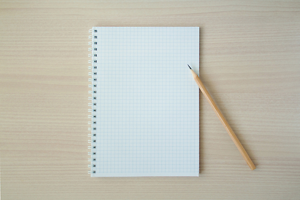 포토 JPG 해외이미지 템플릿 디자인 교육 종이 백그라운드 비즈니스 텍스트 학교 탁자 사람없음 목재 사무실 연필 펜 우주 다이어리 쪽지 공백 흰색 기록 업무 오픈 메시지 정상 스케치 책상 문서 페이지 시트 패드 해외포토 나무 컬러 가구 재료 학용품 미술 필기구 사무용품 작업 파일형식 이미지허브