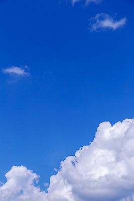 포토 JPG 해외이미지 구름 계절 백그라운드 자연 하늘 날씨 풍경 사람없음 여름 파란색 빛 햇빛 태양 맑음 봄 흰색 분위기 수분 천국 흐림 해외포토 자연요소 컬러 컨셉 생태계 파일형식 이미지허브