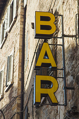 포토 JPG 해외이미지 디자인 백그라운드 텍스트 화살 사람없음 건물 장식 노란색 세일 상점 식당 수확 바위 바 오픈 중세 심볼 오브젝트 사인 복고 그런지 엘리먼트 옛날 스타일 해외포토 건축물 컬러 농업 돌_바위 역사 파일형식 이미지허브