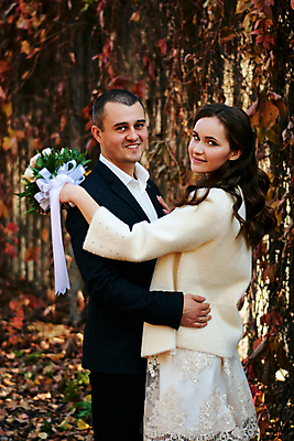 포토 JPG 해외이미지 백인 라이프스타일 커플 공원 여자 남자 딸 행복 결혼 2 가족 관계 자연 결혼식 엄마 남편 휴가 함께함 사랑 미소 사람 성인 야외 두명 여름 부모 흰색 축하 아내 아빠 해외포토 서양인 계절 공공시설 감정 컬러 컨셉 표정 이벤트 생활 생태계 파일형식 이미지허브