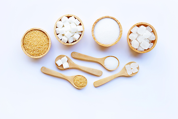 포토 JPG 해외이미지 식재료 실내 종류 사람없음 조미료 달콤 설탕 각설탕 흰배경 나무숟가락 나무그릇 황설탕 해외포토 그릇 백그라운드 내부 목재 숟가락 흰색 맛 향미료 파일형식 이미지허브