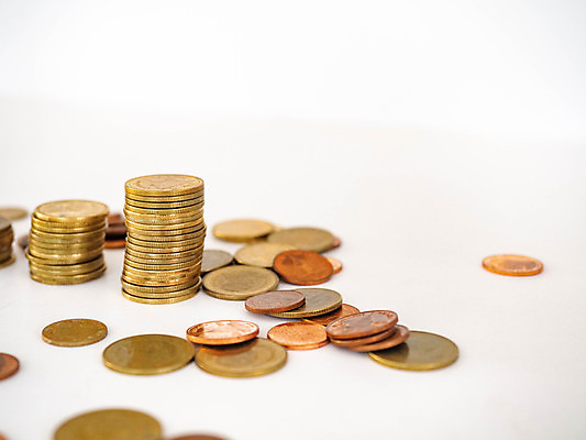 포토 JPG 해외이미지 백그라운드 돈 비즈니스 태국 산 사람없음 금융 동전 흰색 항아리 절약 재산 황금 흰배경 해외포토 아시아 컬러 컨셉 경제 도자기 파일형식 이미지허브