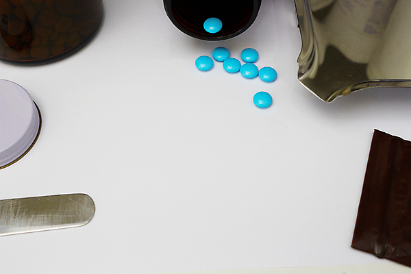 포토 JPG 해외이미지 직업 과학 청진기 미래 건강 병원 실험 사람 사람없음 치료 컬러풀 글로벌 알약 약 건강관리 자료 진료 환자 간호사 의사 긴급 네트워크 수술 연결 컨테이너 약국 연습 보고서 처방 외과 흙더미 조제 돌봄 마약 헬프 항생제 해외포토 산업 컬러 컨셉 의학 의료기기 모션 관리 흙 의료진 도움 만들기 파일형식 더미 이미지허브