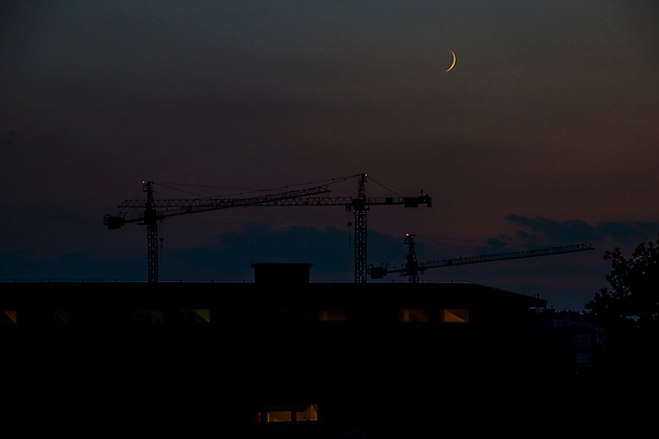 포토 JPG 해외이미지 나무 구름 백그라운드 하늘 풍경 사람없음 야외 빨간색 여름 빛 컬러풀 태양 노란색 일출 황혼 일몰 도시 저녁 기중기 해외포토 자연요소 식물 계절 컬러 노을 중장비 야간 파일형식 이미지허브