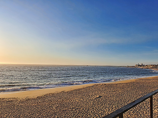포토 JPG 해외이미지 파도 바다 여행 백그라운드 자연 수영장 풍경 사람없음 건물 물 여름 파란색 도시풍경 컬러풀 일출 항구 보라색 일몰 거품 만 6월 포르투갈 장면 암초 북쪽 포트 대서양 산티아고 수평선 해외포토 자연요소 건축물 계절 유럽 컬러 교통시설 노을 도시 날짜 방향 생태계 파일형식 이미지허브