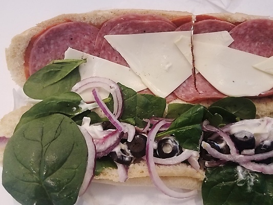 포토 JPG 해외이미지 음식 빵 양파 치즈 샌드위치 육류 사람없음 저녁식사 올리브 시금치 마요네즈 점심식사 살라미 후보 해외포토 열매 채소 식재료 유제품 식사 소스_음식 파일형식 이미지허브