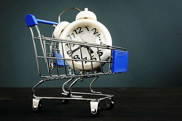 포토 JPG 해외이미지 시계 컨셉 돈 비즈니스 사람없음 쇼핑 달리기 세일 상점 카트 시간 시장 구매 손목시계 오브젝트 상업 공포 분 해외포토 장신구 모션 재산 파일형식 이미지허브